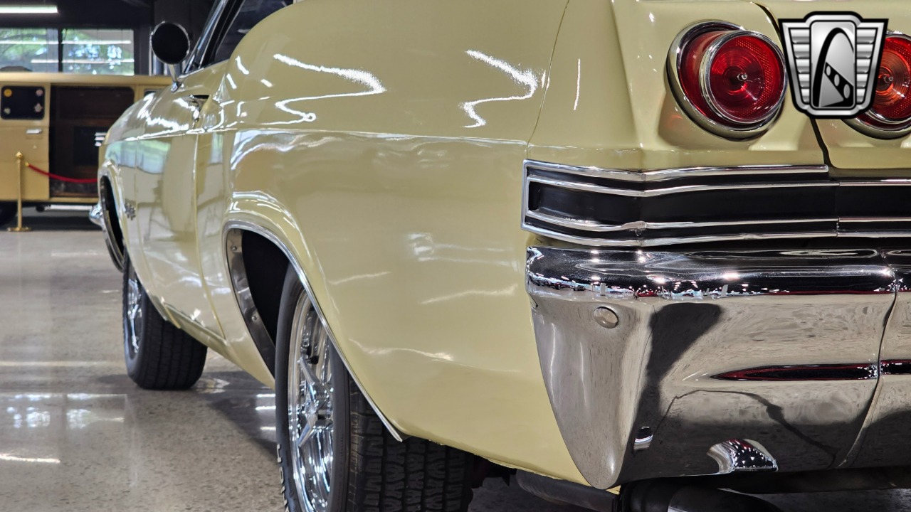 1965 Chevrolet Impala 15