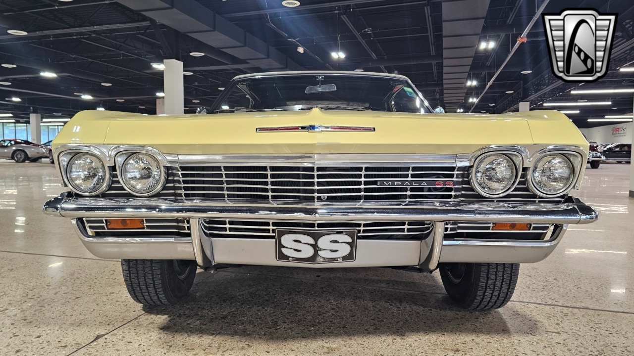 1965 Chevrolet Impala 43