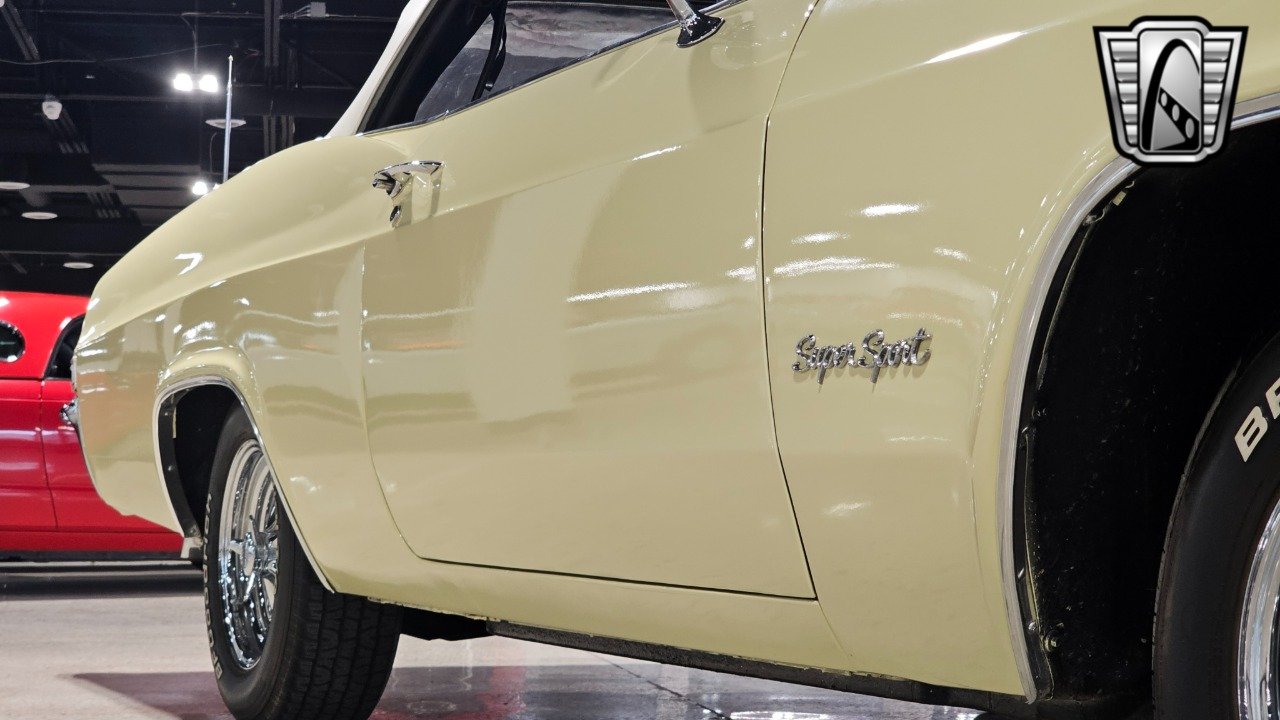 1965 Chevrolet Impala 18