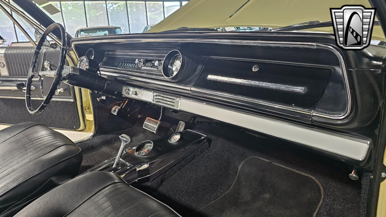 1965 Chevrolet Impala 28