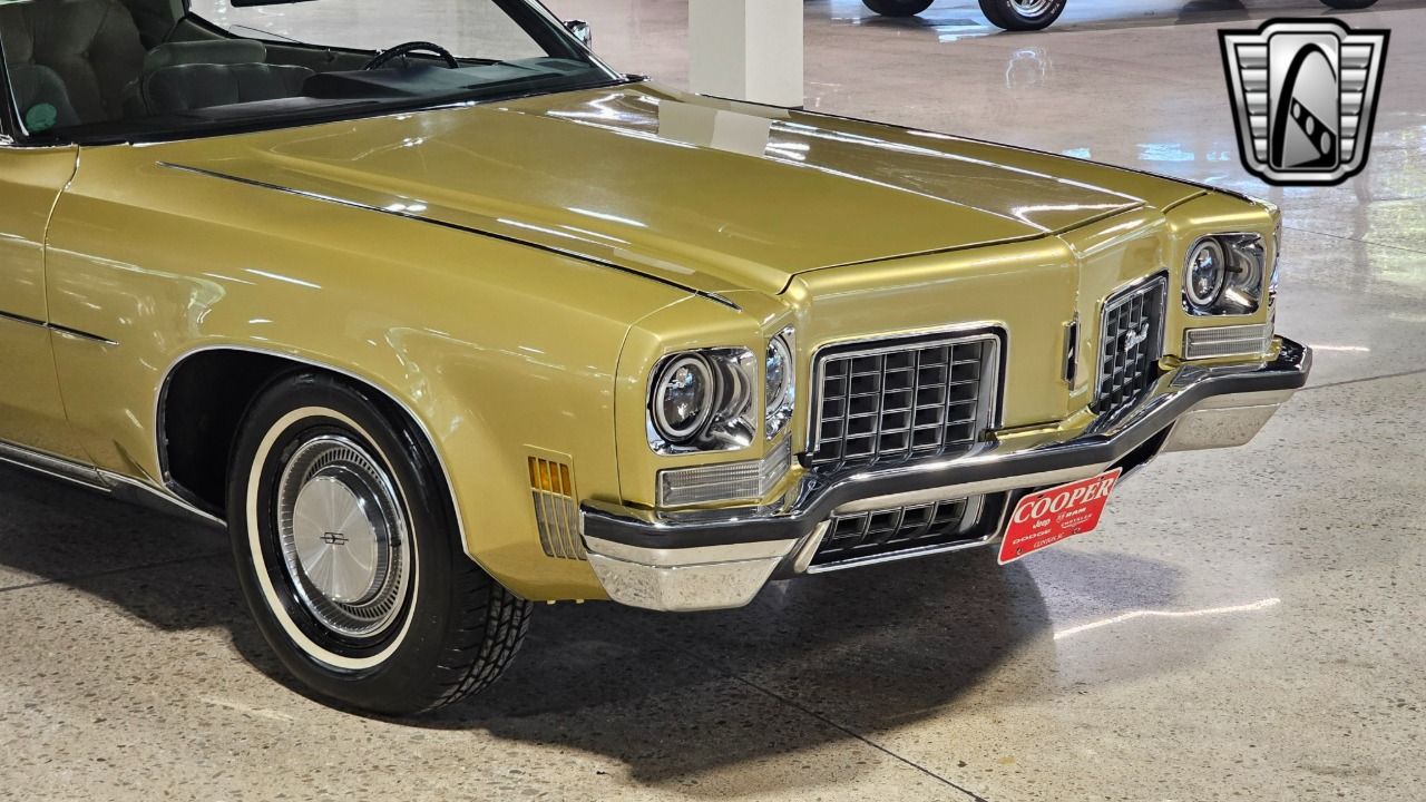 1972 Oldsmobile 98 Regency 2