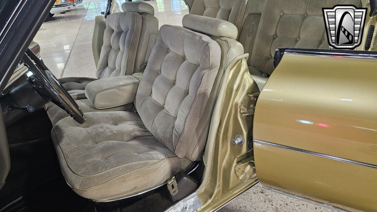 1972 Oldsmobile 98 Regency 26