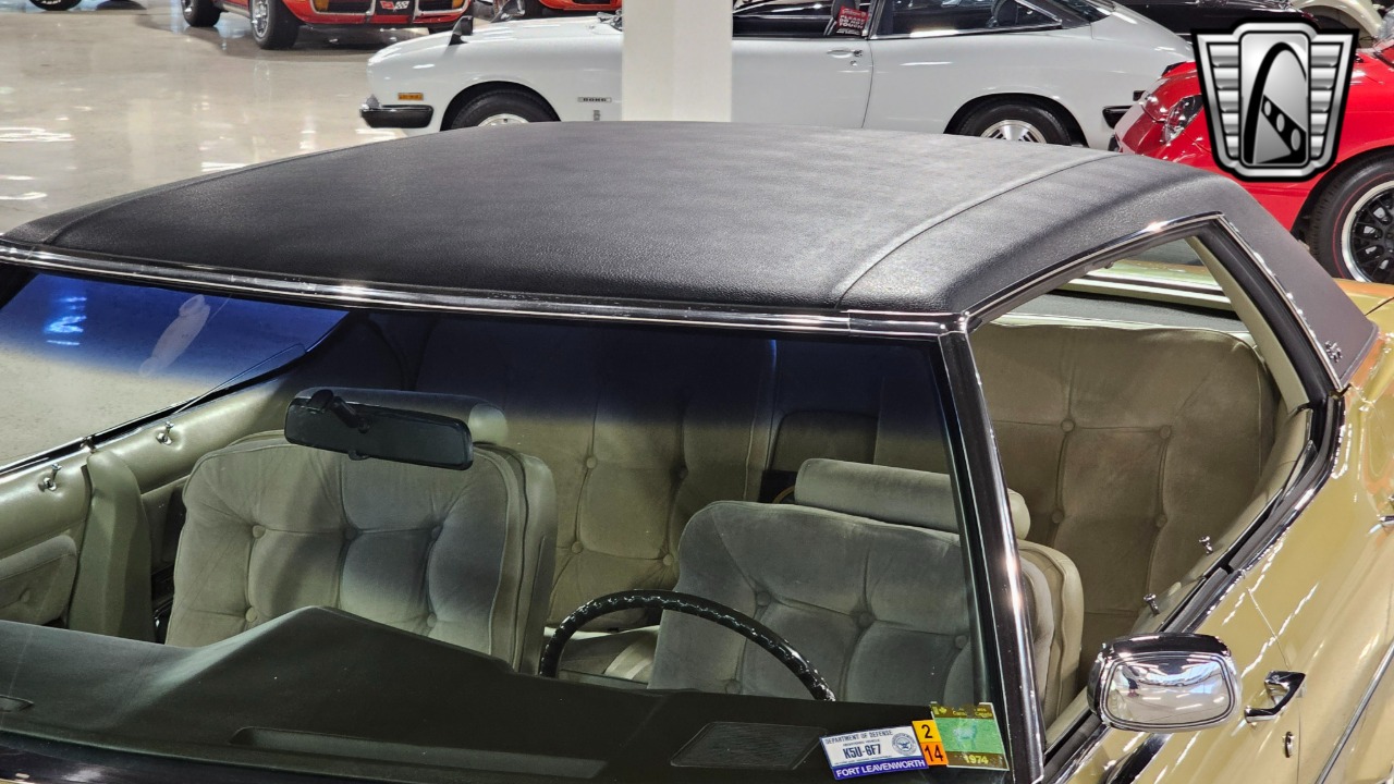 1972 Oldsmobile 98 Regency 36