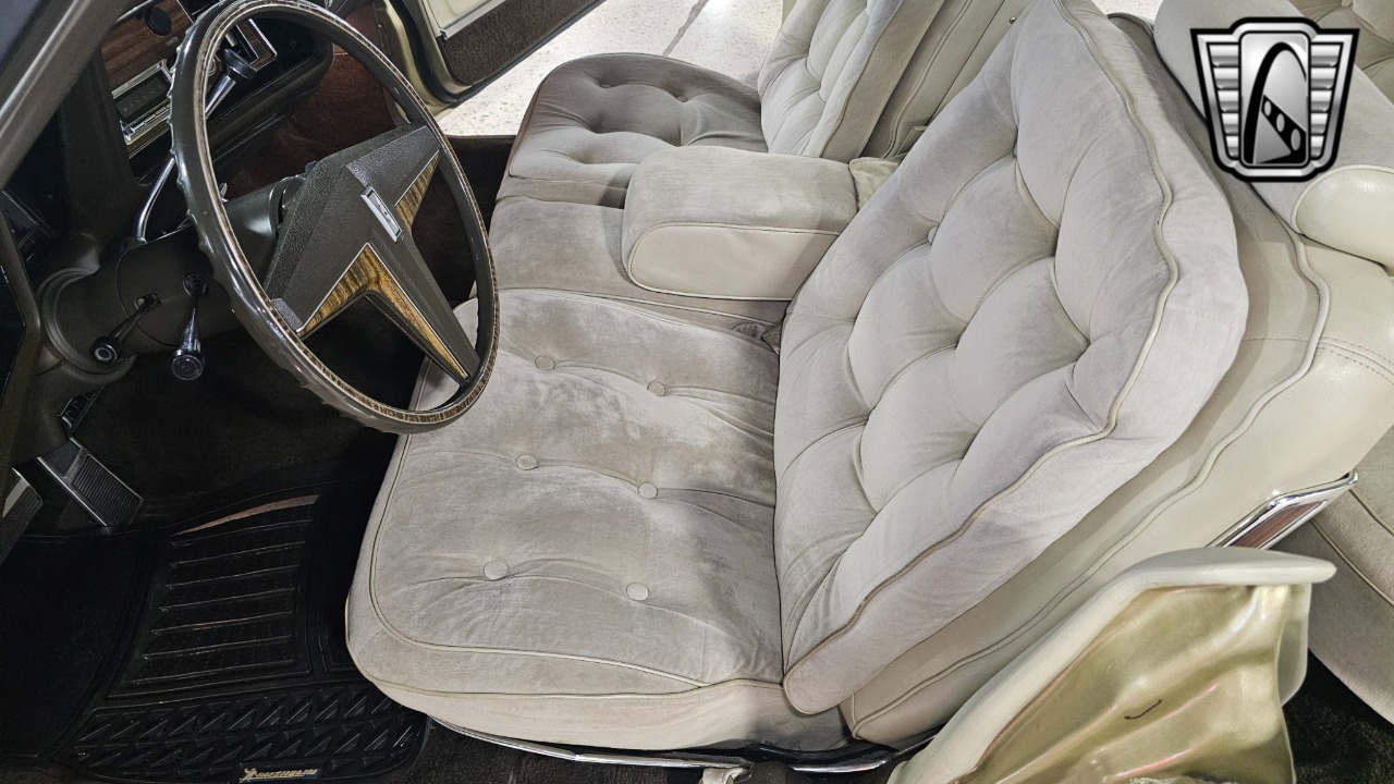 1972 Oldsmobile 98 Regency 92