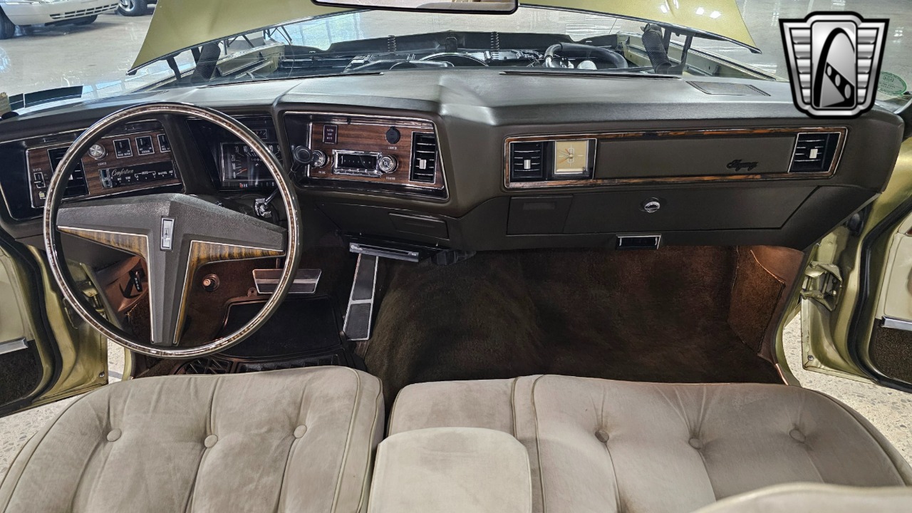 1972 Oldsmobile 98 Regency 27