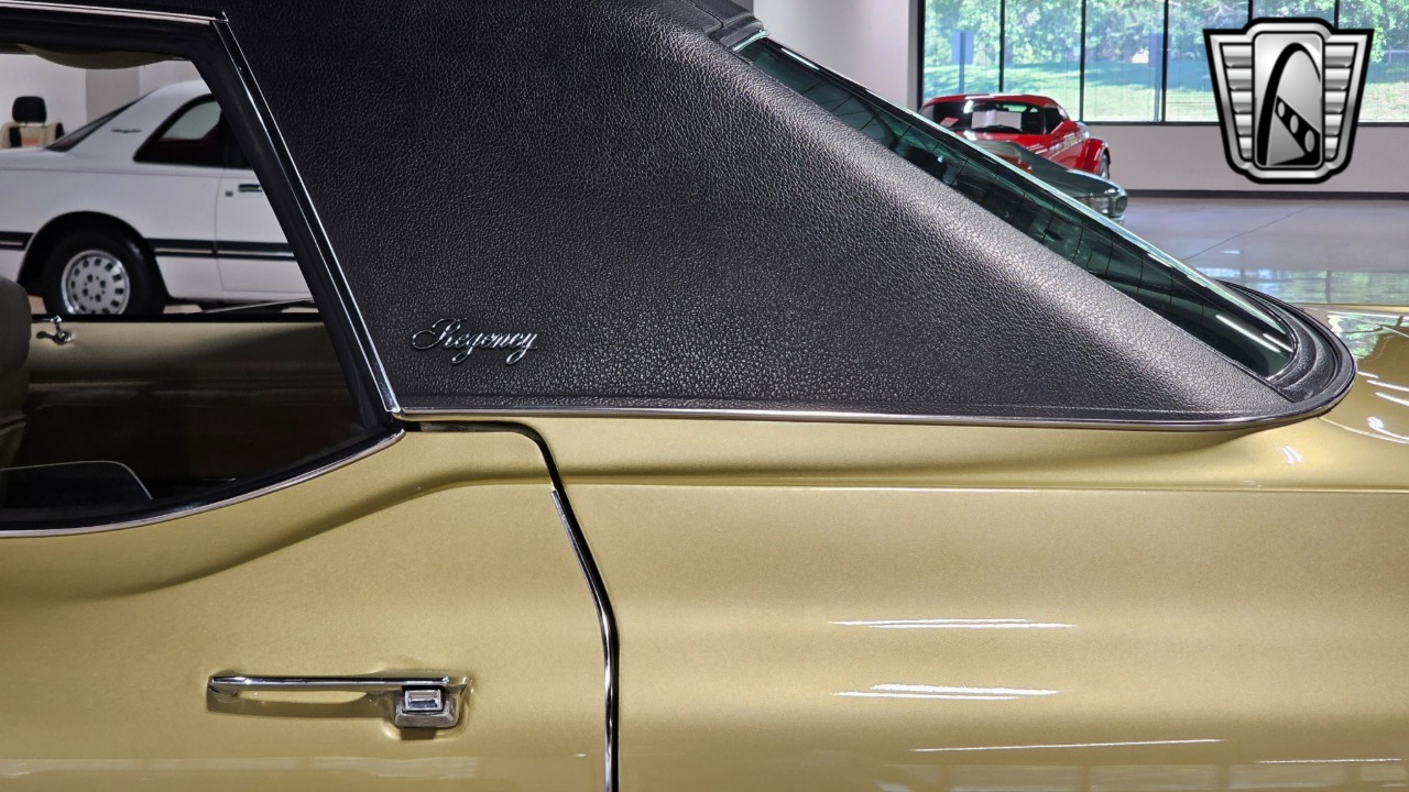 1972 Oldsmobile 98 Regency 38