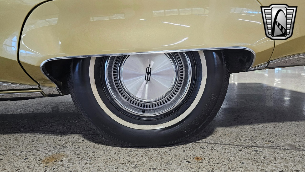 1972 Oldsmobile 98 Regency 19