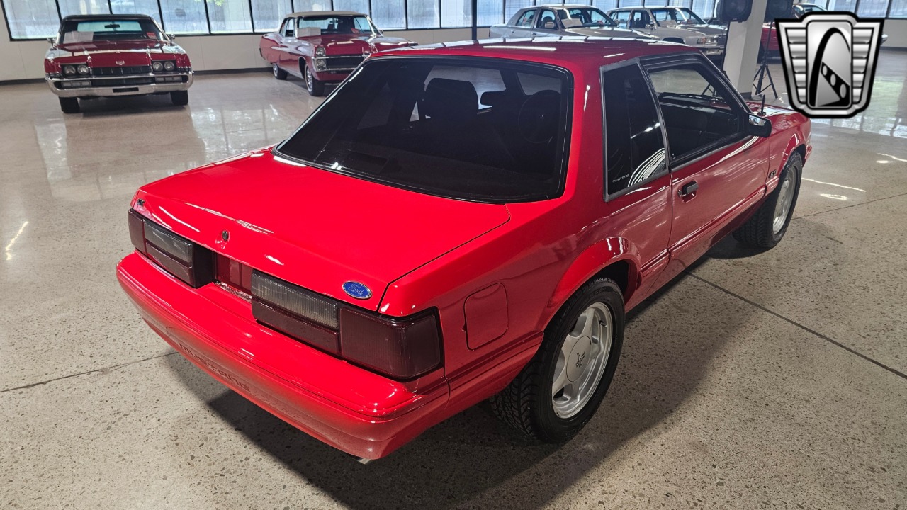 1988 Ford Mustang 14