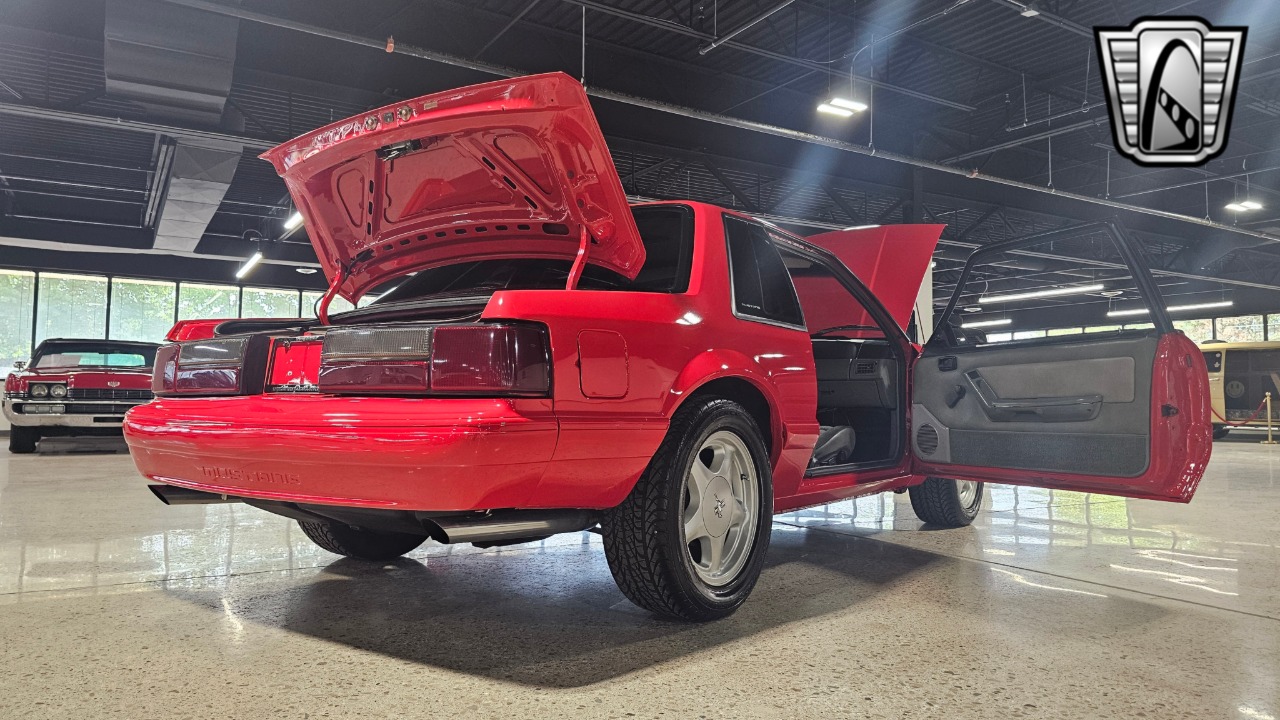 1988 Ford Mustang 68