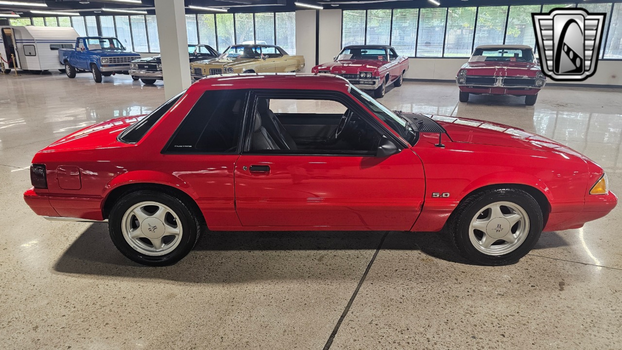 1988 Ford Mustang 48