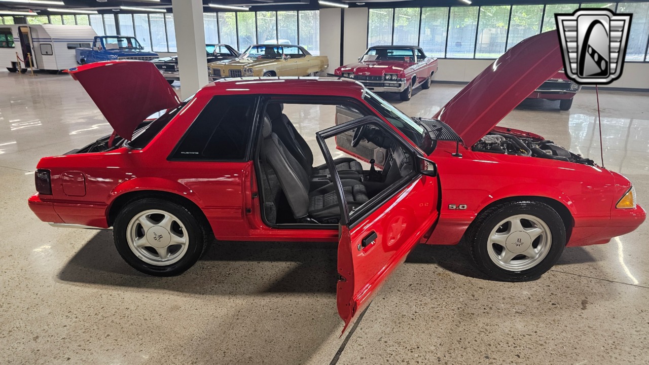 1988 Ford Mustang 20