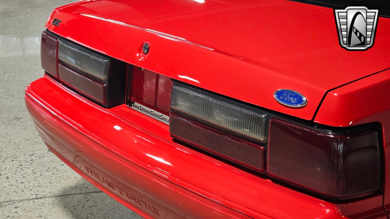 1988 Ford Mustang 37