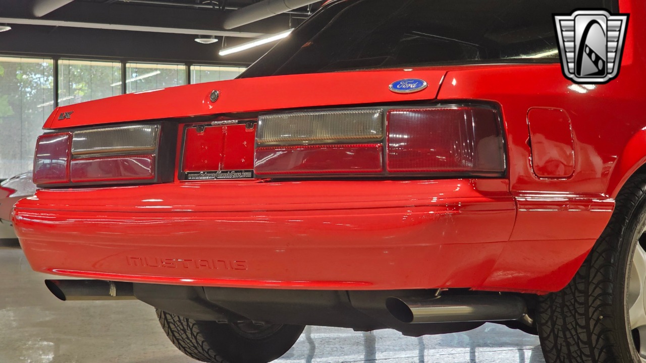 1988 Ford Mustang 38