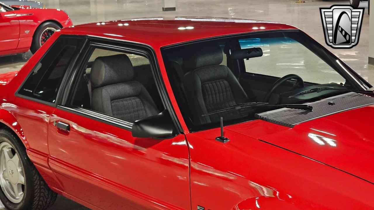 1988 Ford Mustang 40