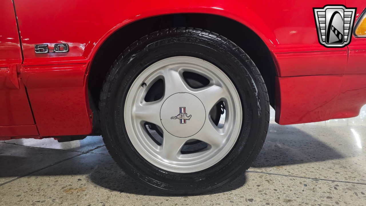 1988 Ford Mustang 16