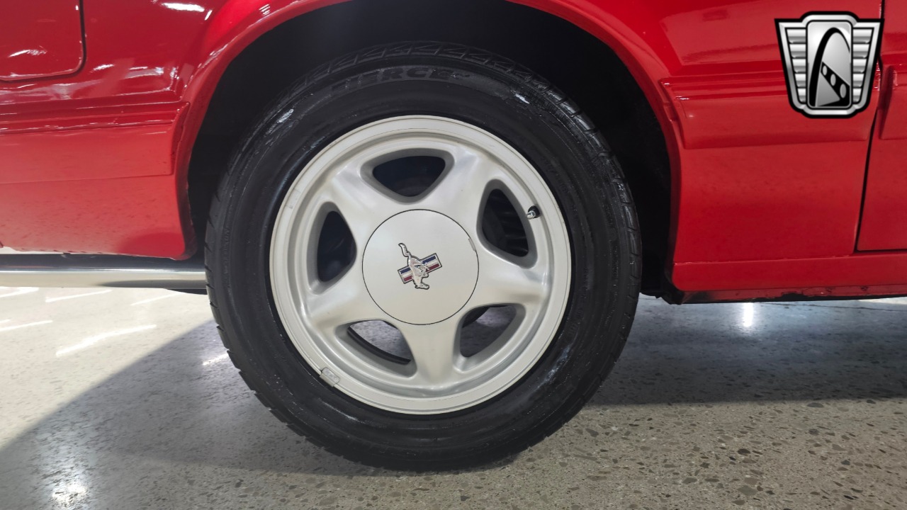 1988 Ford Mustang 17