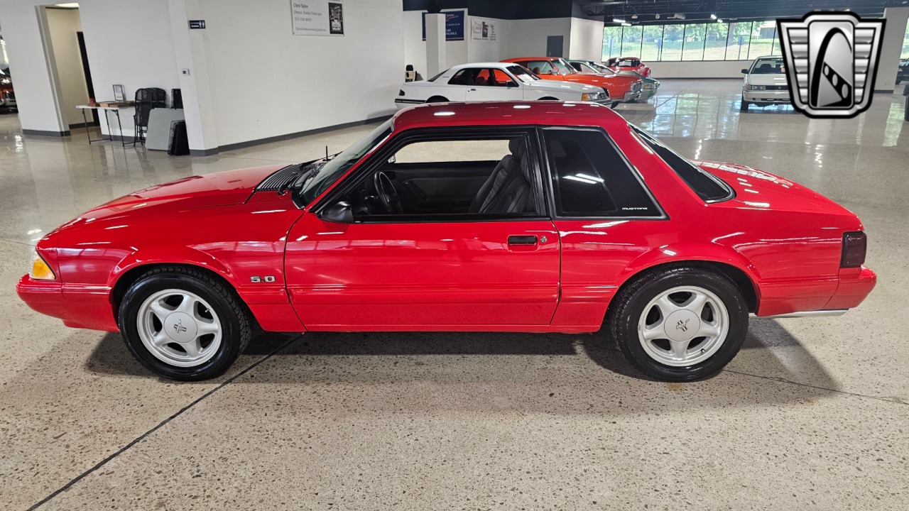 1988 Ford Mustang 42