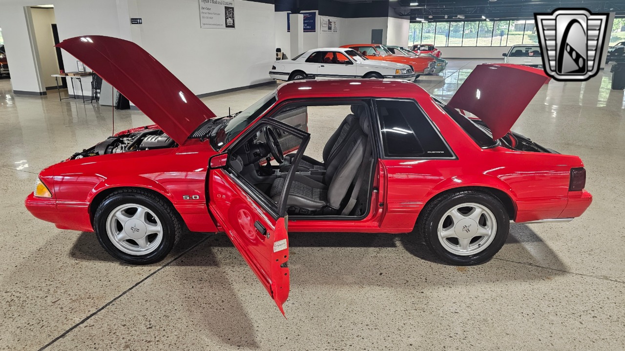 1988 Ford Mustang 63