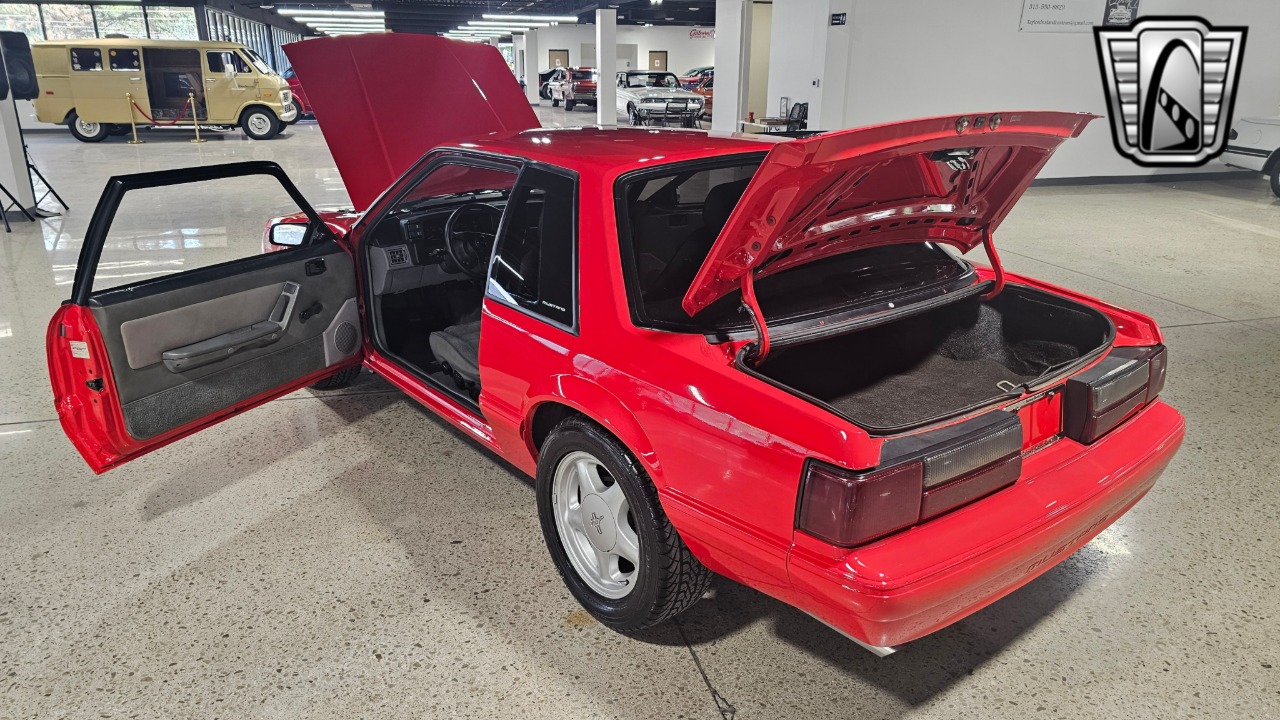 1988 Ford Mustang 64