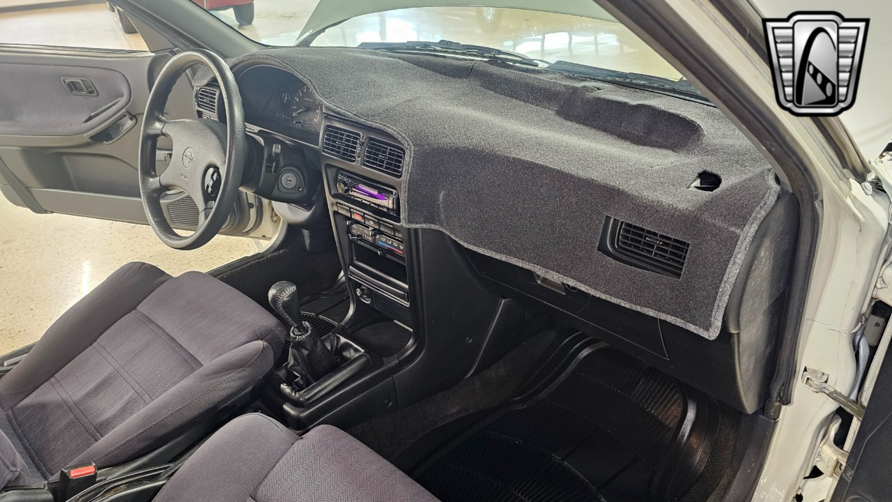 1991 Nissan Sentra 28