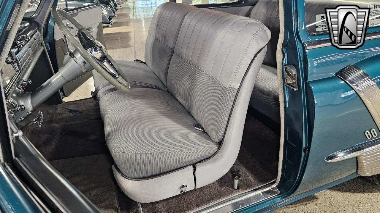 1952 Oldsmobile Rocket 88 25