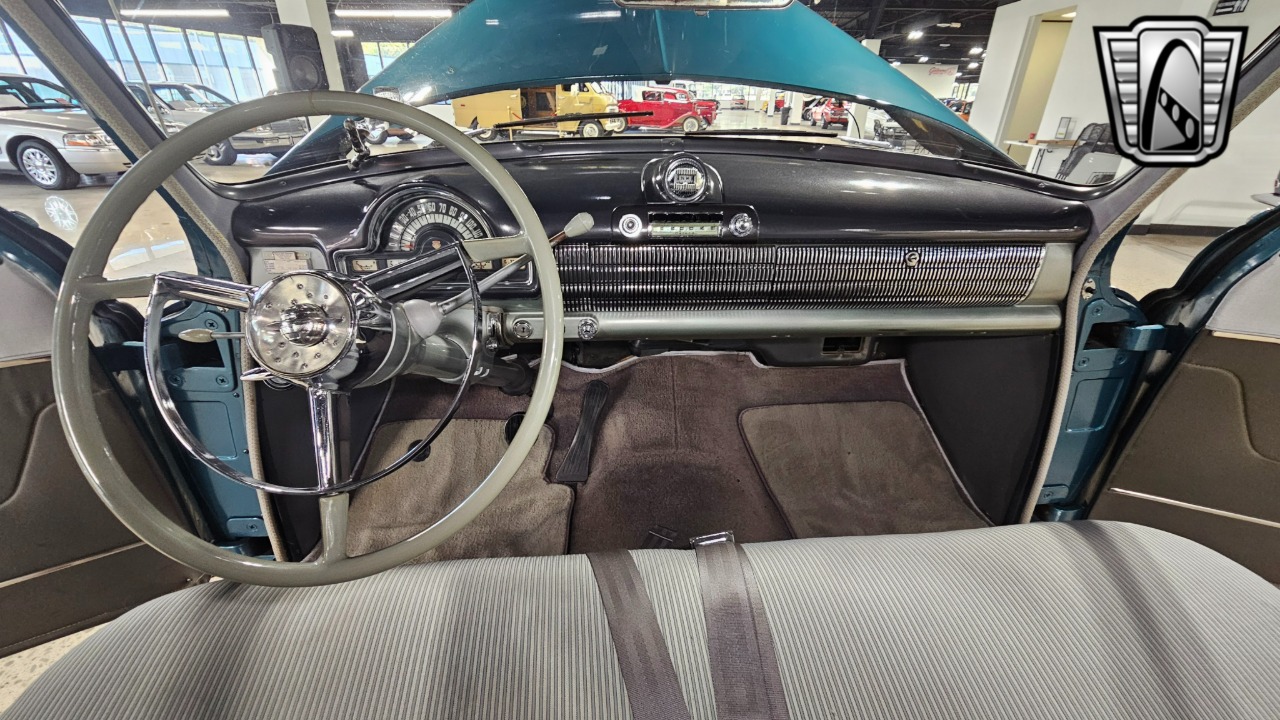 1952 Oldsmobile Rocket 88 26