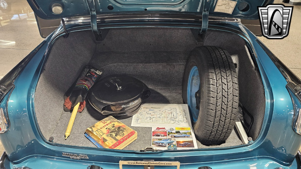 1952 Oldsmobile Rocket 88 30