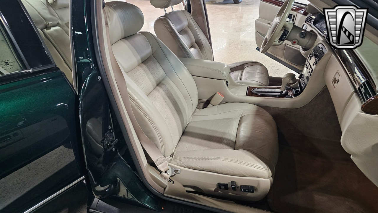 1997 Cadillac STS 27