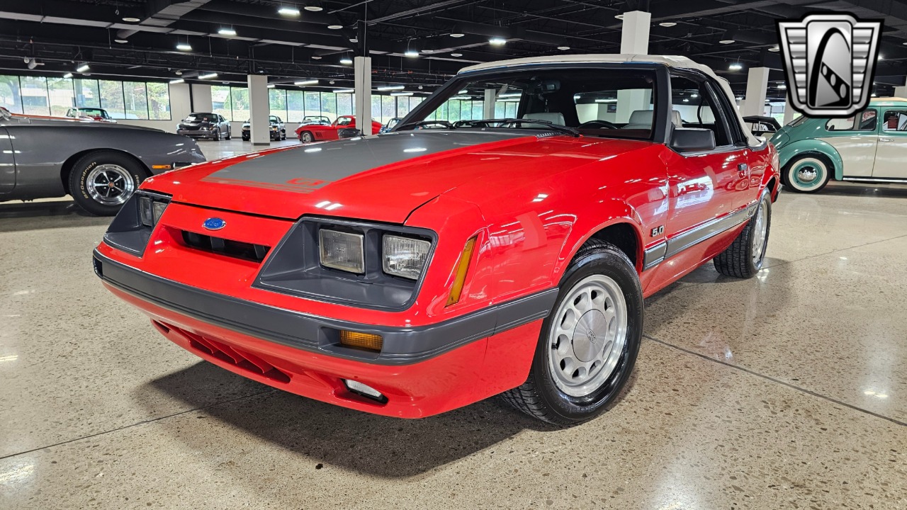 1985 Ford Mustang 2