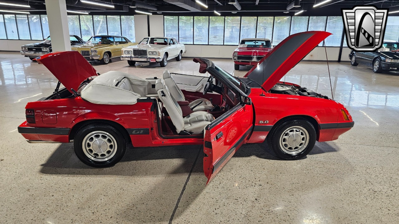 1985 Ford Mustang 22