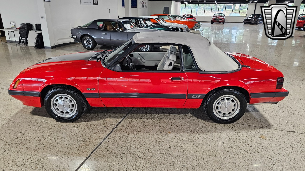 1985 Ford Mustang 34