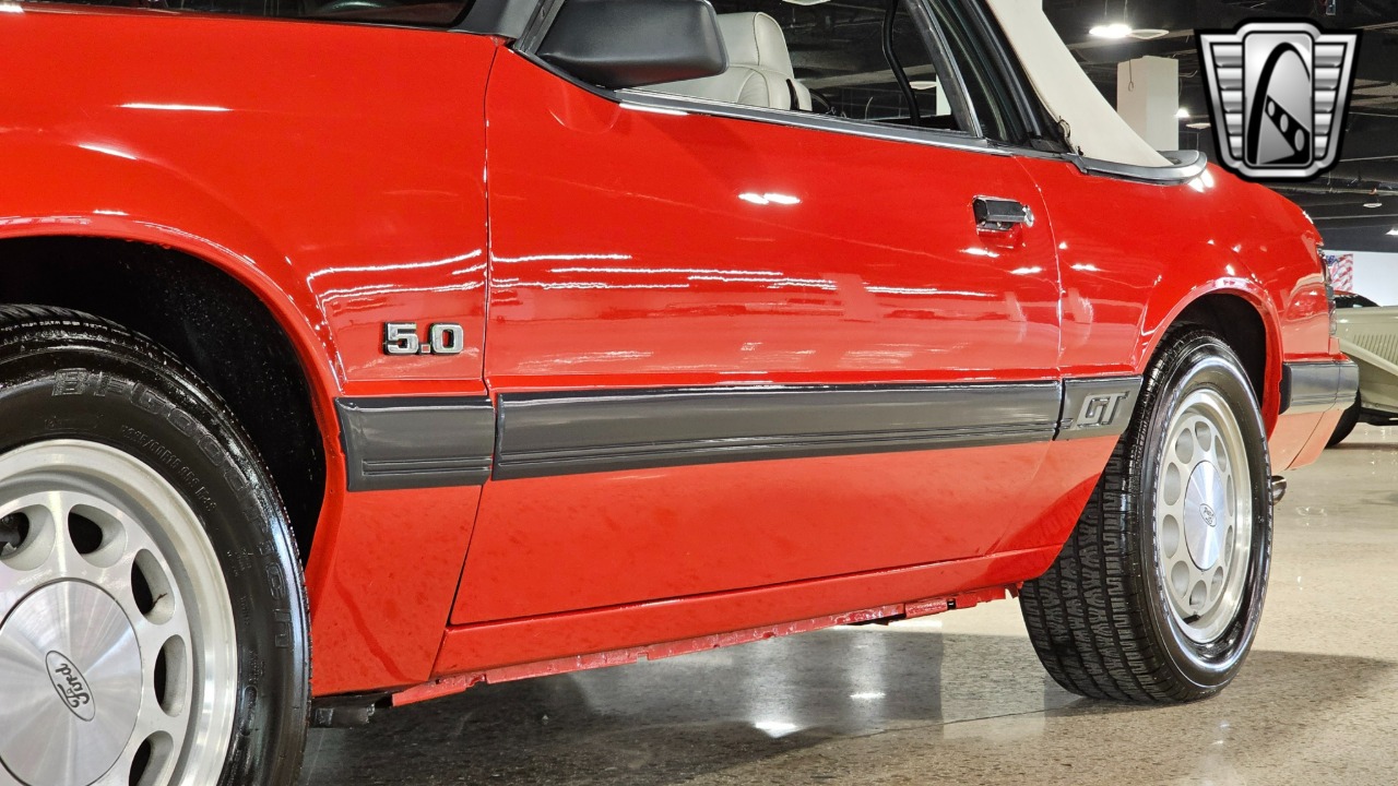 1985 Ford Mustang 11