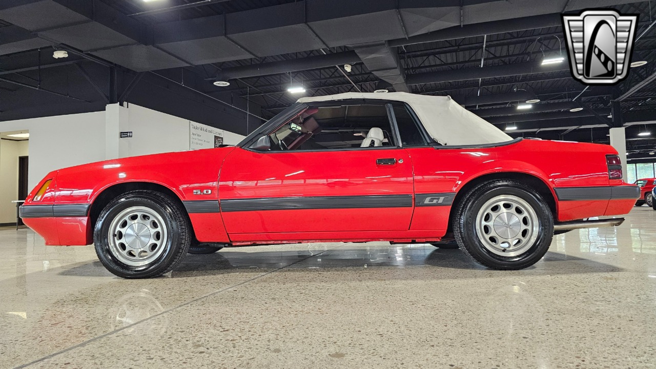 1985 Ford Mustang 35