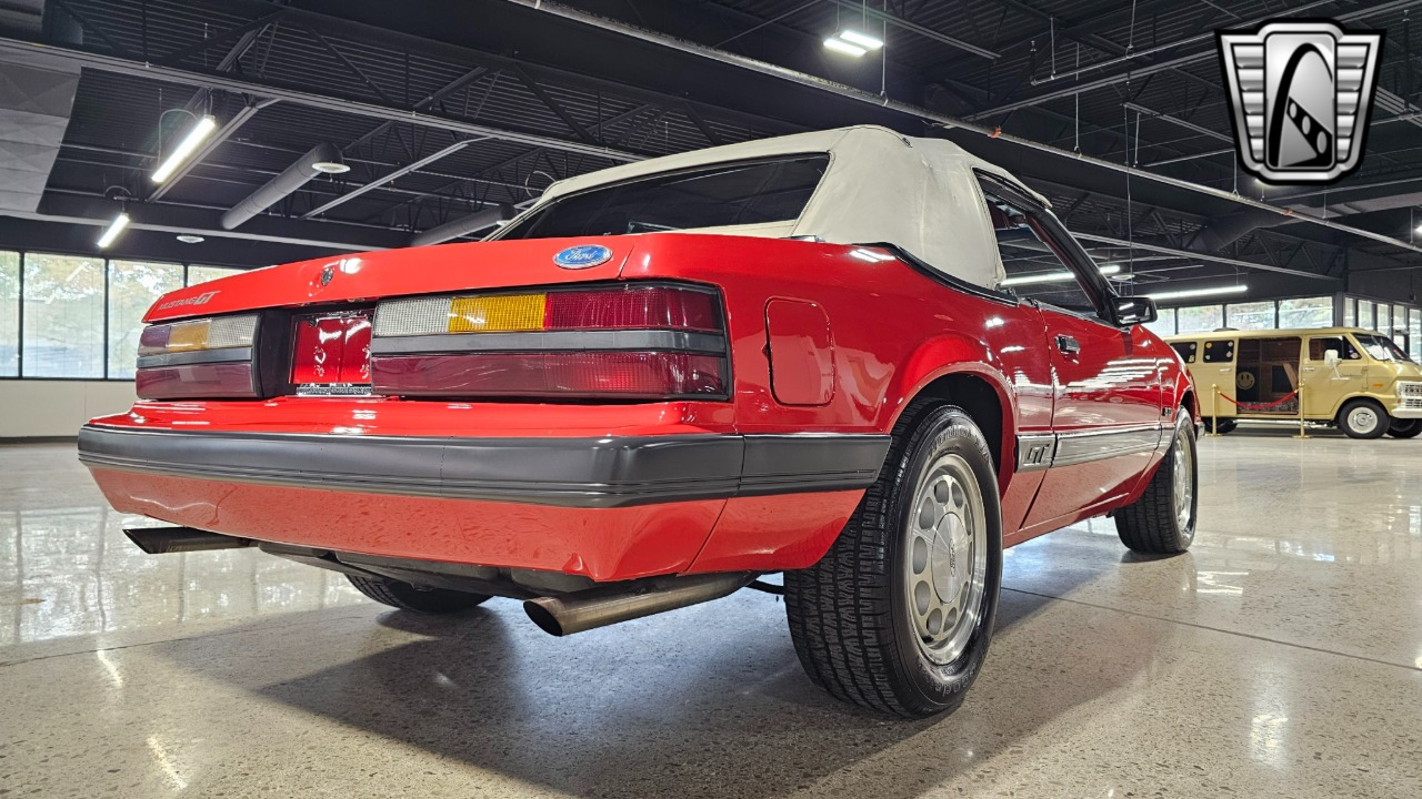 1985 Ford Mustang 4