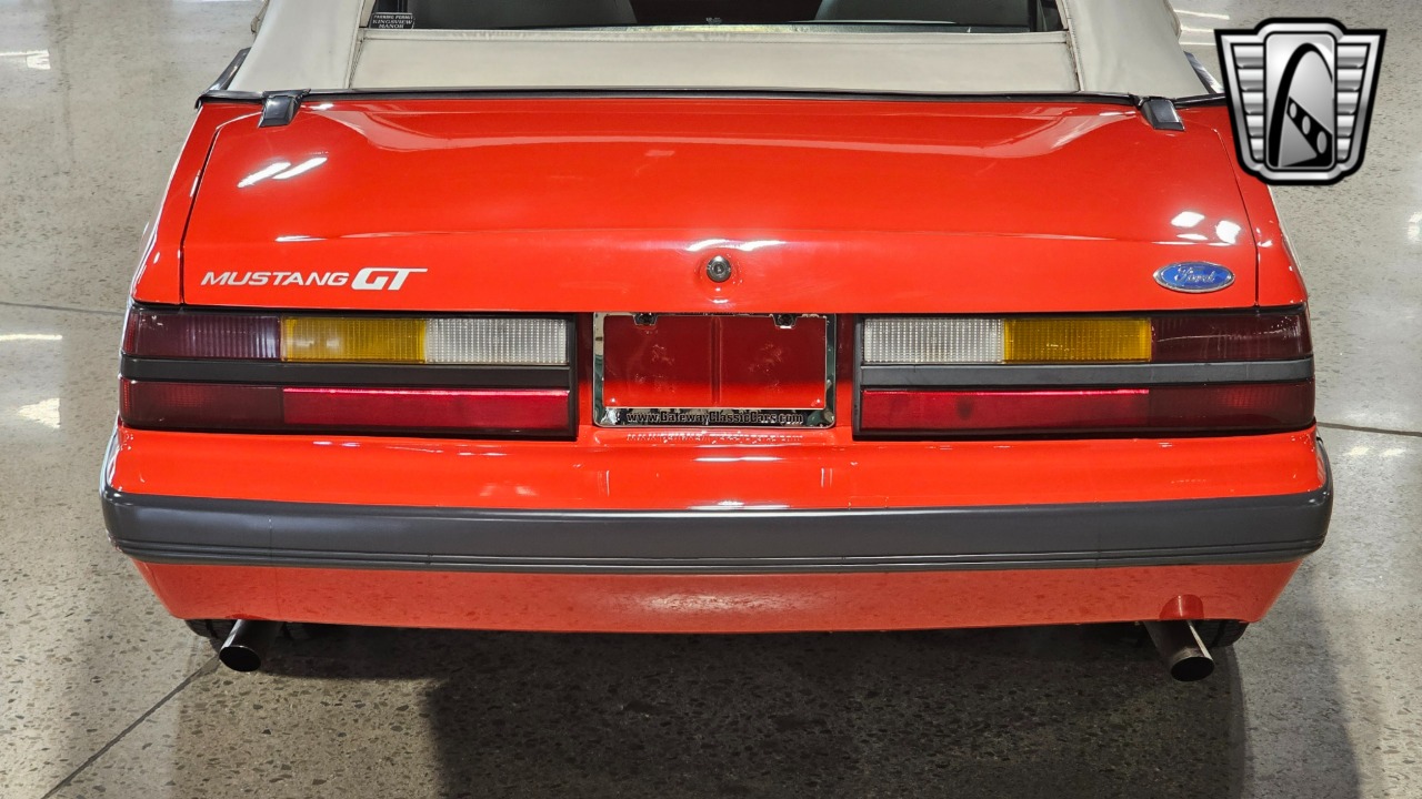 1985 Ford Mustang 15