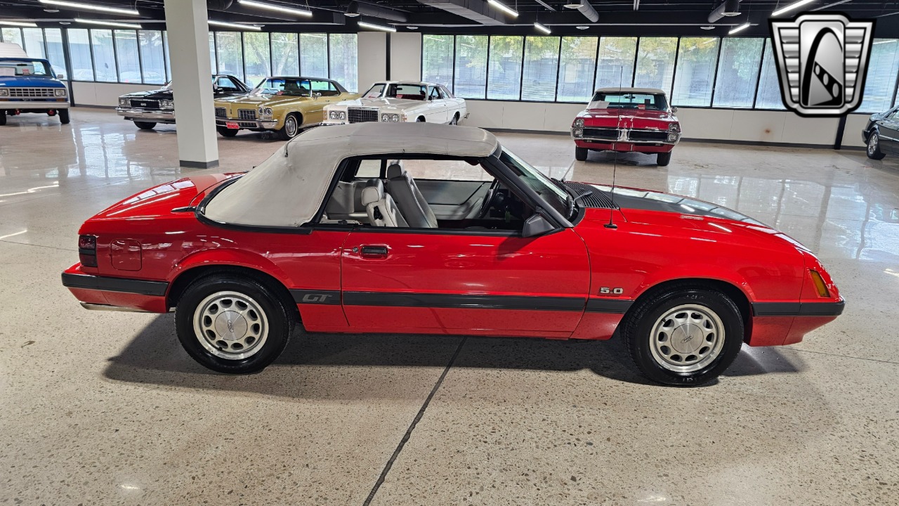 1985 Ford Mustang 38