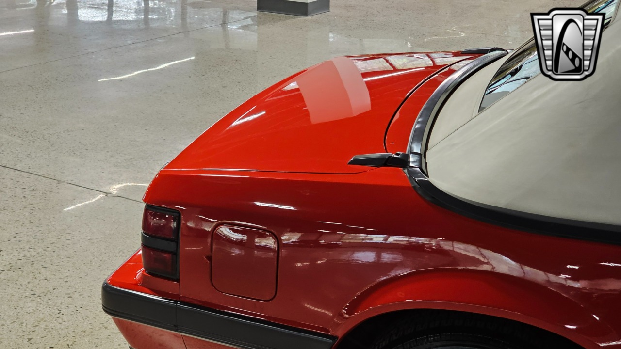 1985 Ford Mustang 16