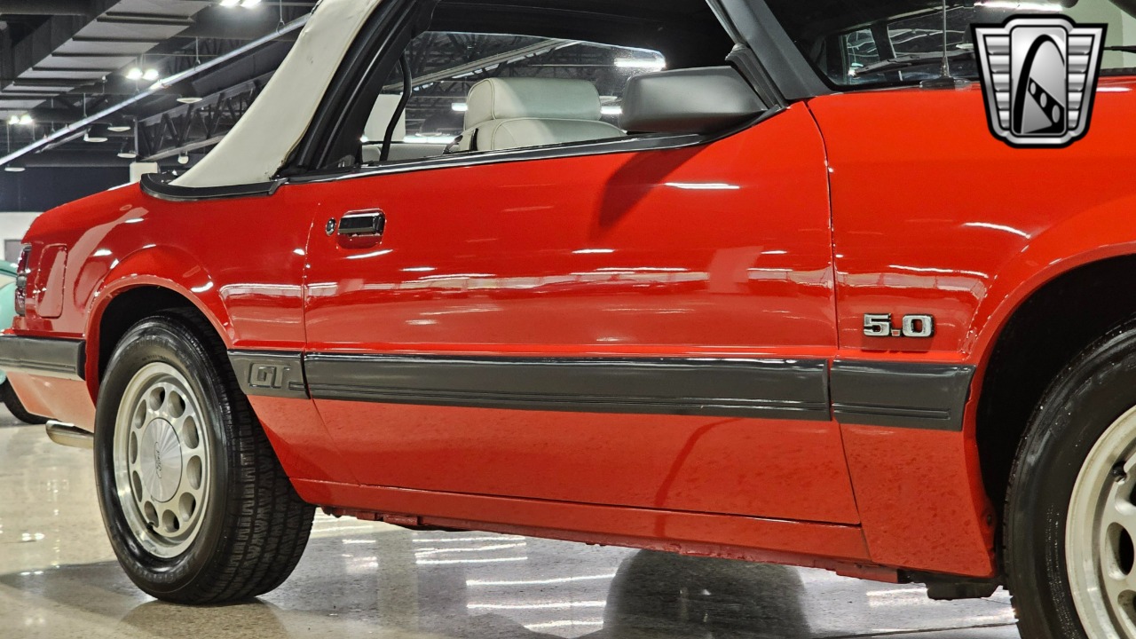 1985 Ford Mustang 18