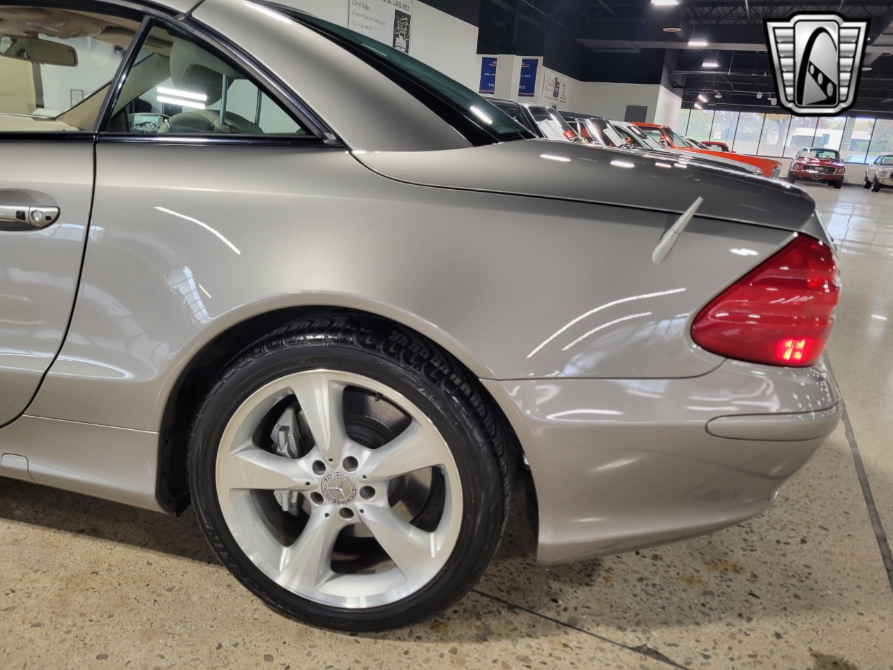 2004 Mercedes-Benz SL600 38