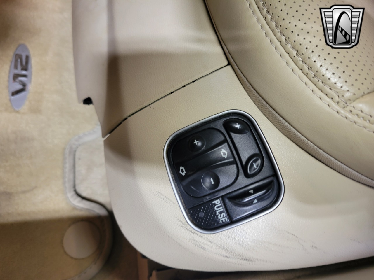 2004 Mercedes-Benz SL600 17