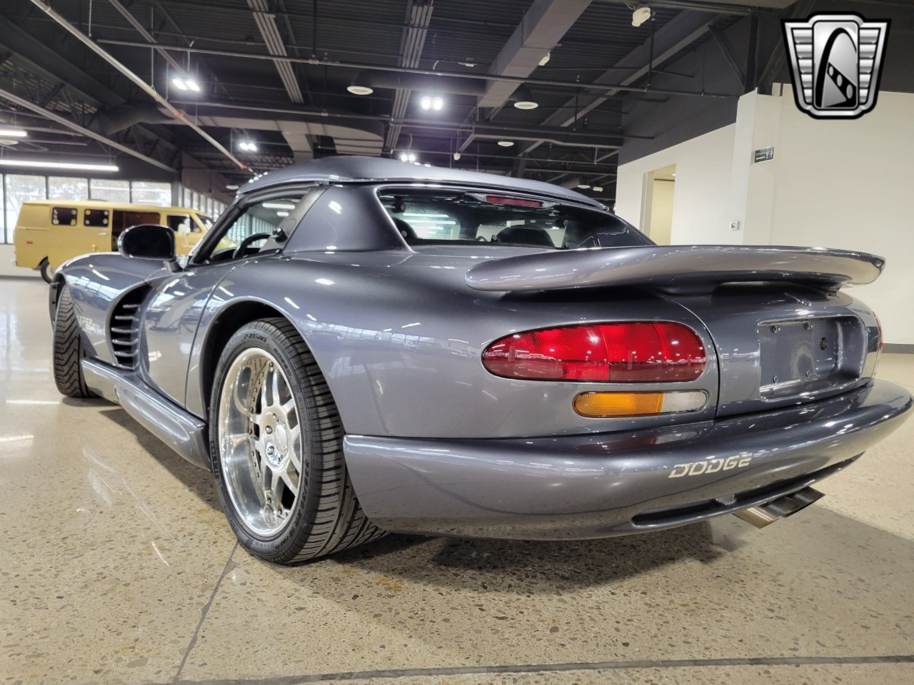 2000 Dodge Viper 37