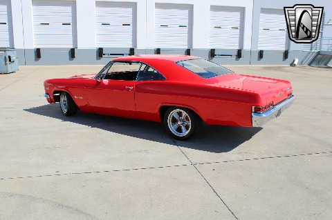 1966 Chevrolet Impala image 8