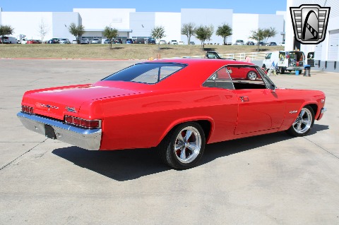 1966 Chevrolet Impala image 15