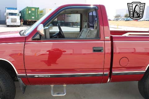 1992 Chevrolet K1500 image 30