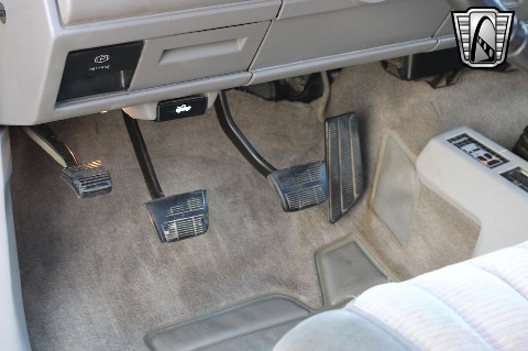 1992 Chevrolet K1500 image 56