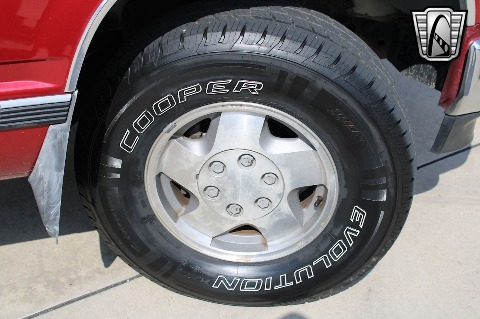 1992 Chevrolet K1500 image 87