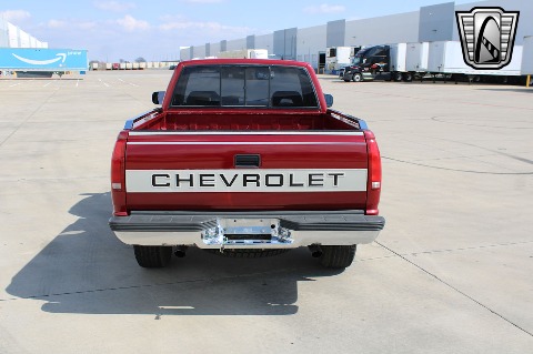 1992 Chevrolet K1500 image 13