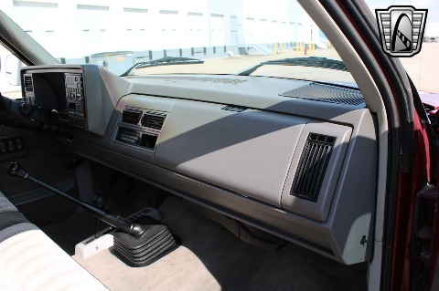 1992 Chevrolet K1500 image 65