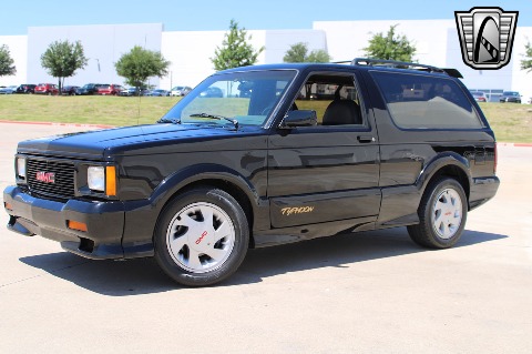 1993 GMC Typhoon image 5