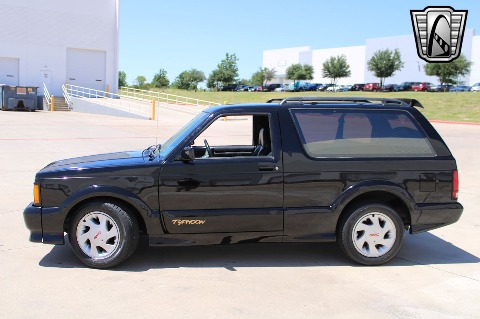 1993 GMC Typhoon image 7